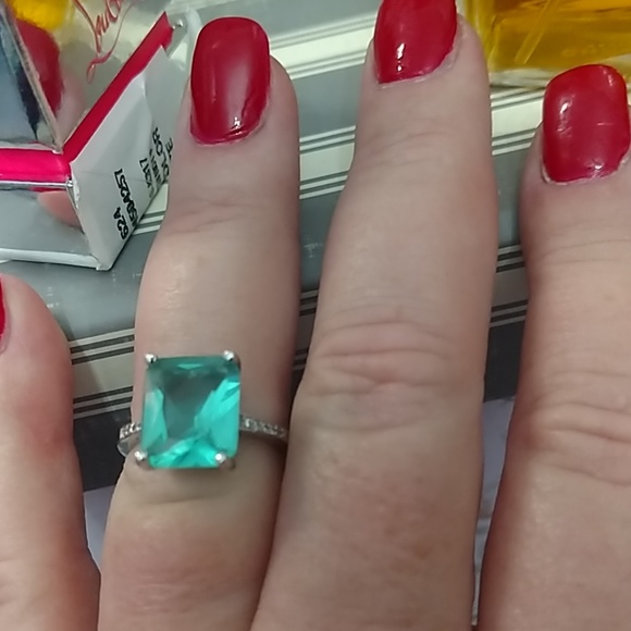 Huge sparkly green gemstone silver ring US8 - Picture 2 of 5